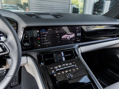 2025 Porsche Panamera RWD