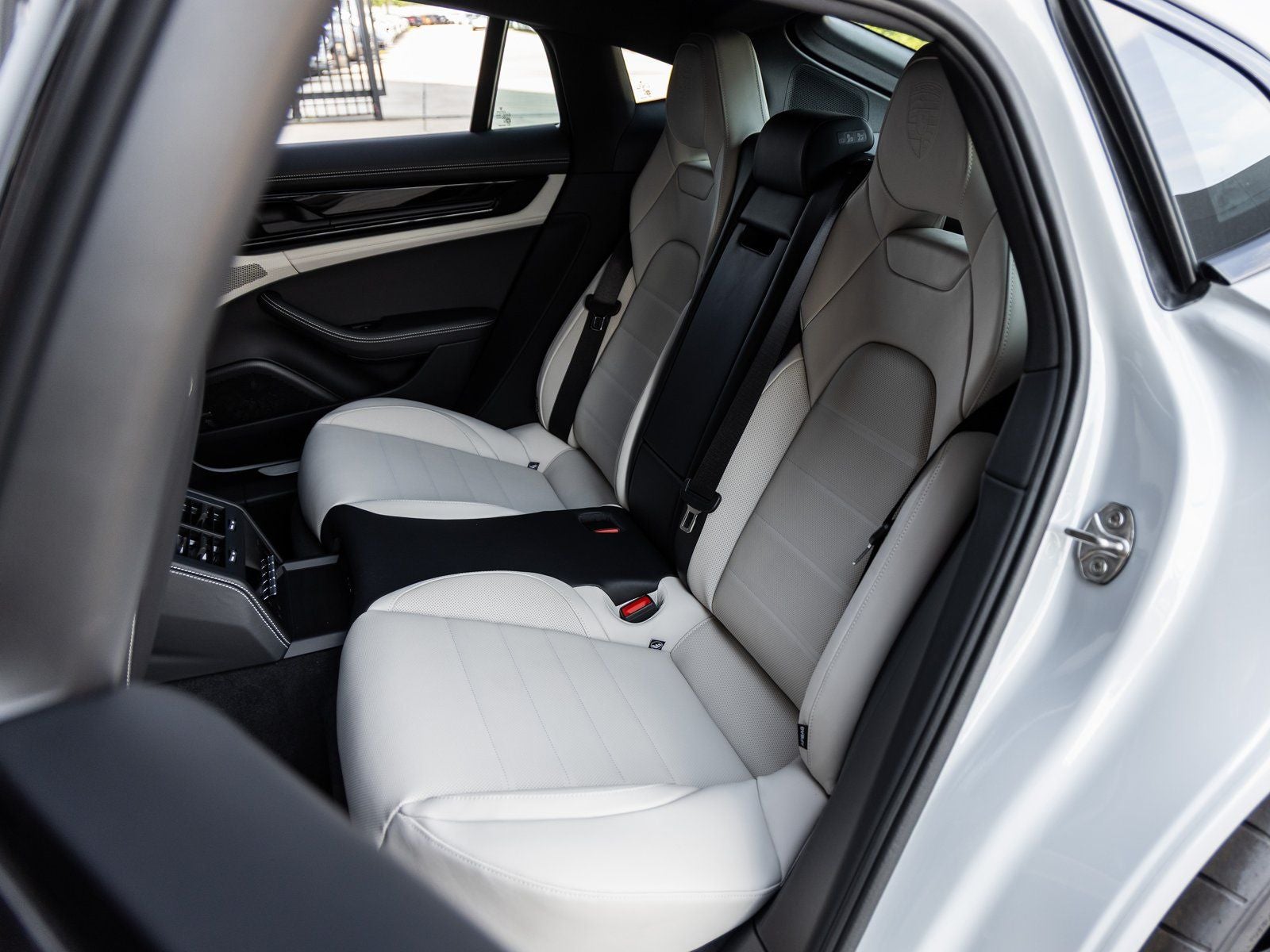 2025 Porsche Panamera RWD