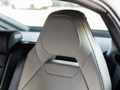 2025 Porsche Panamera RWD