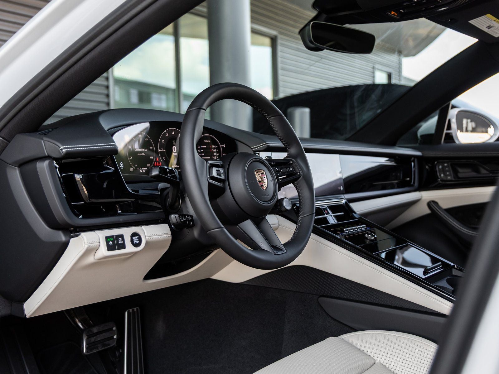 2025 Porsche Panamera RWD