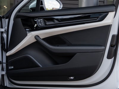 2025 Porsche Panamera RWD