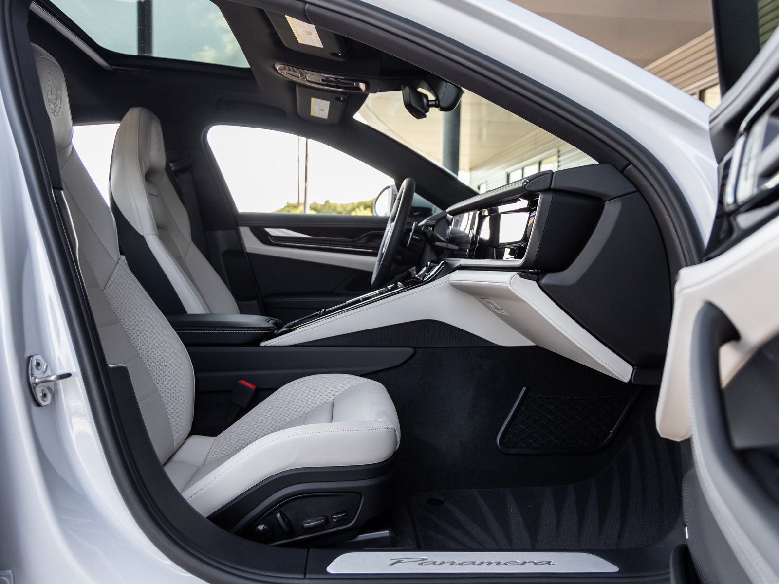 2025 Porsche Panamera RWD