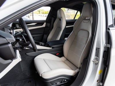 2025 Porsche Panamera RWD