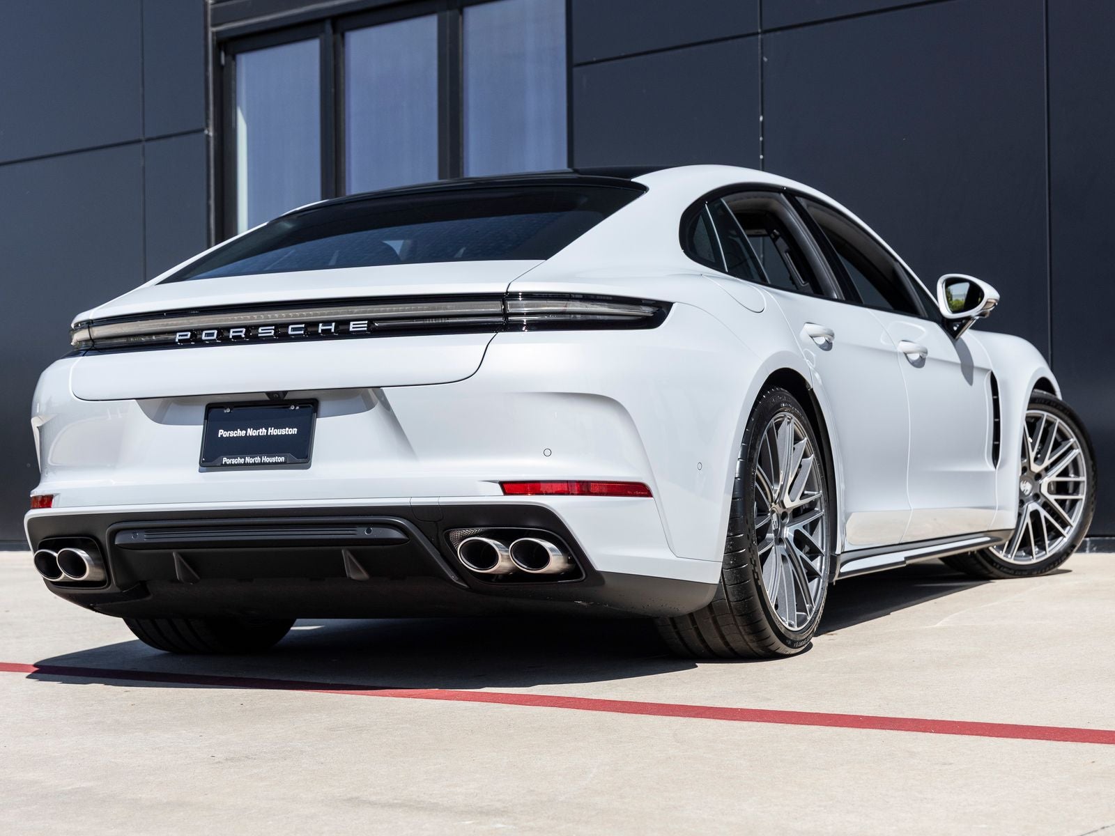 2025 Porsche Panamera 4