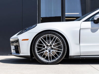 2025 Porsche Panamera 4