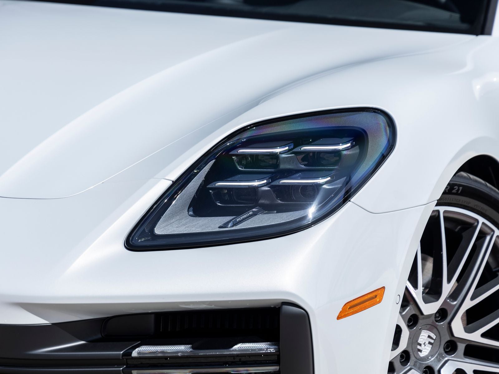 2025 Porsche Panamera 4