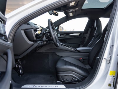 2025 Porsche Panamera 4