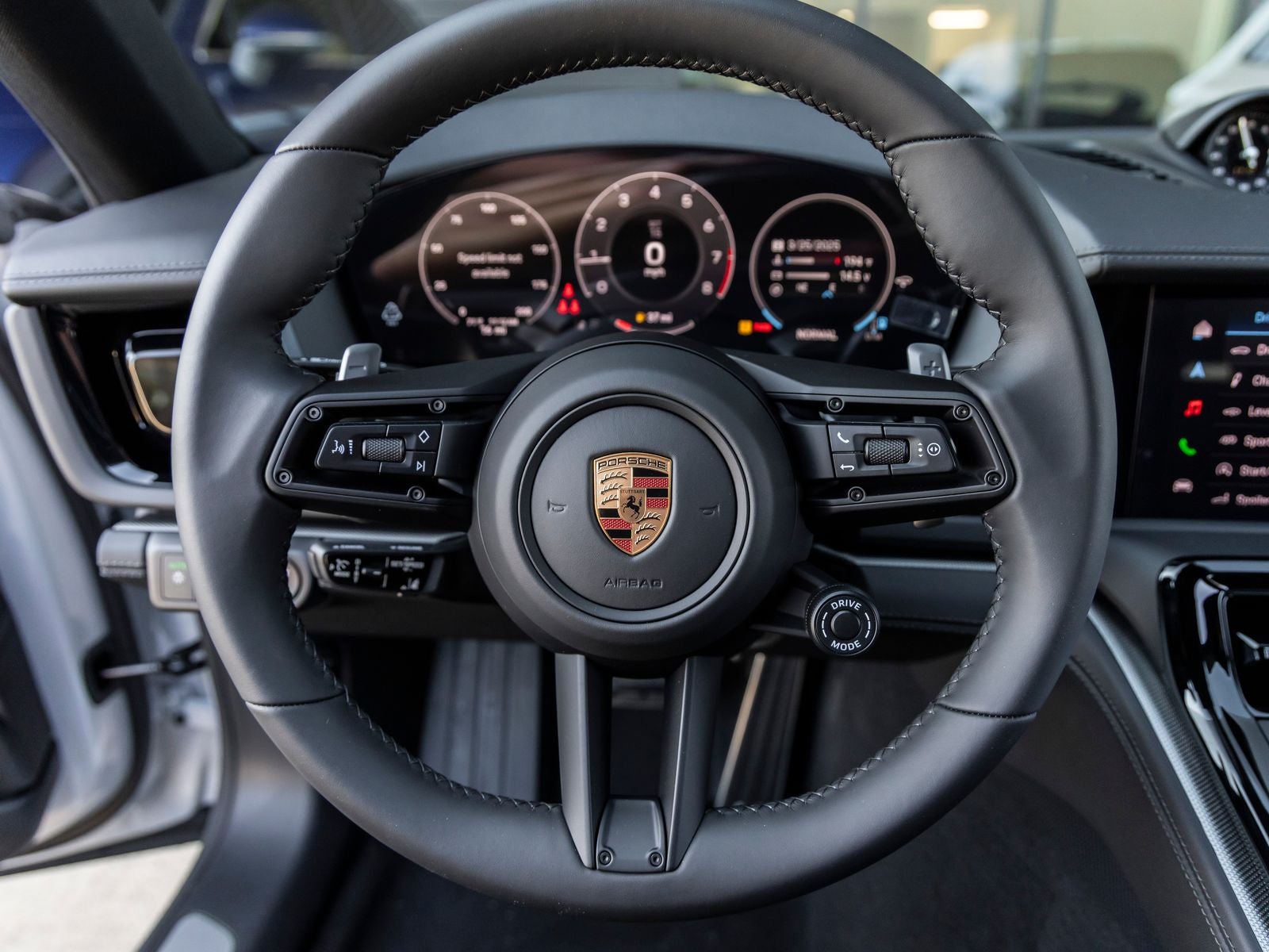2025 Porsche Panamera 4