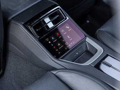 2025 Porsche Panamera 4