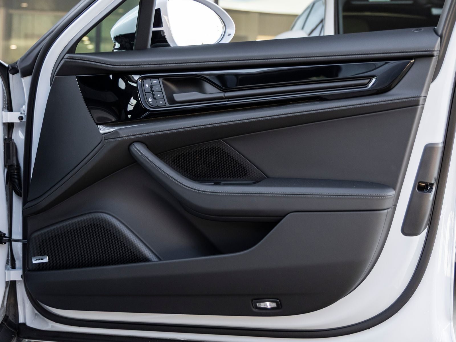 2025 Porsche Panamera 4