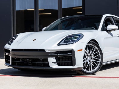 2025 Porsche Panamera 4