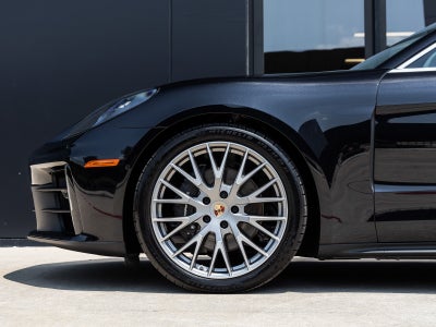 2025 Porsche Panamera Base