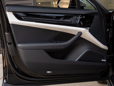 2025 Porsche Panamera Base