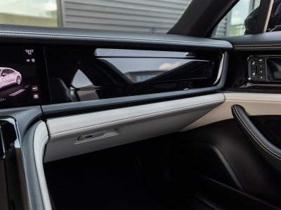 2025 Porsche Panamera Base