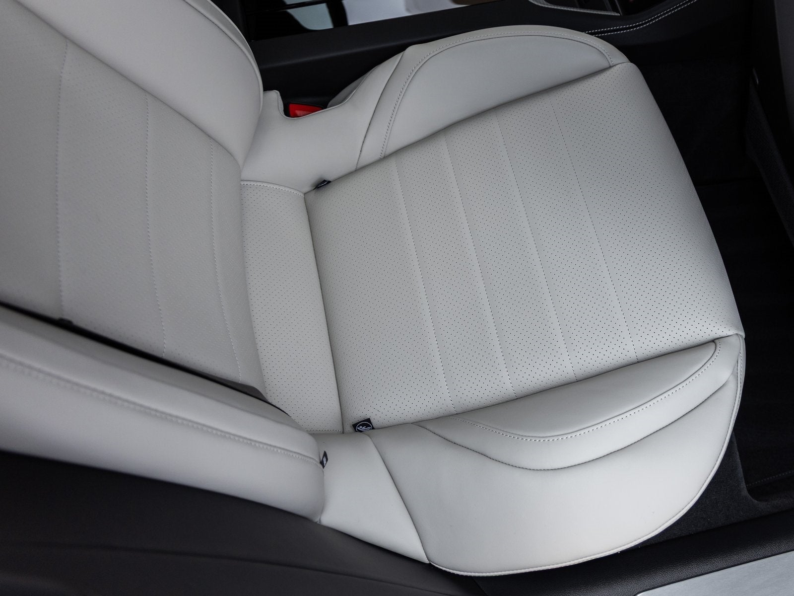 2025 Porsche Panamera Base