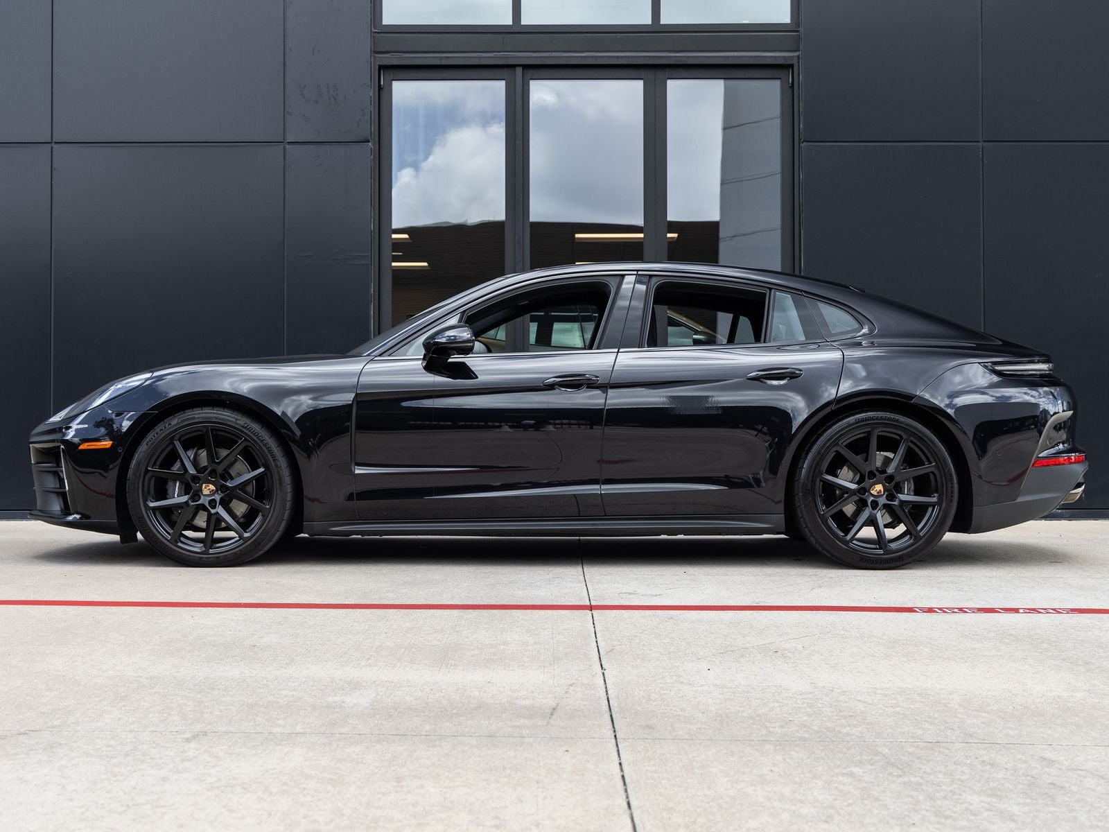 2025 Porsche Panamera Base