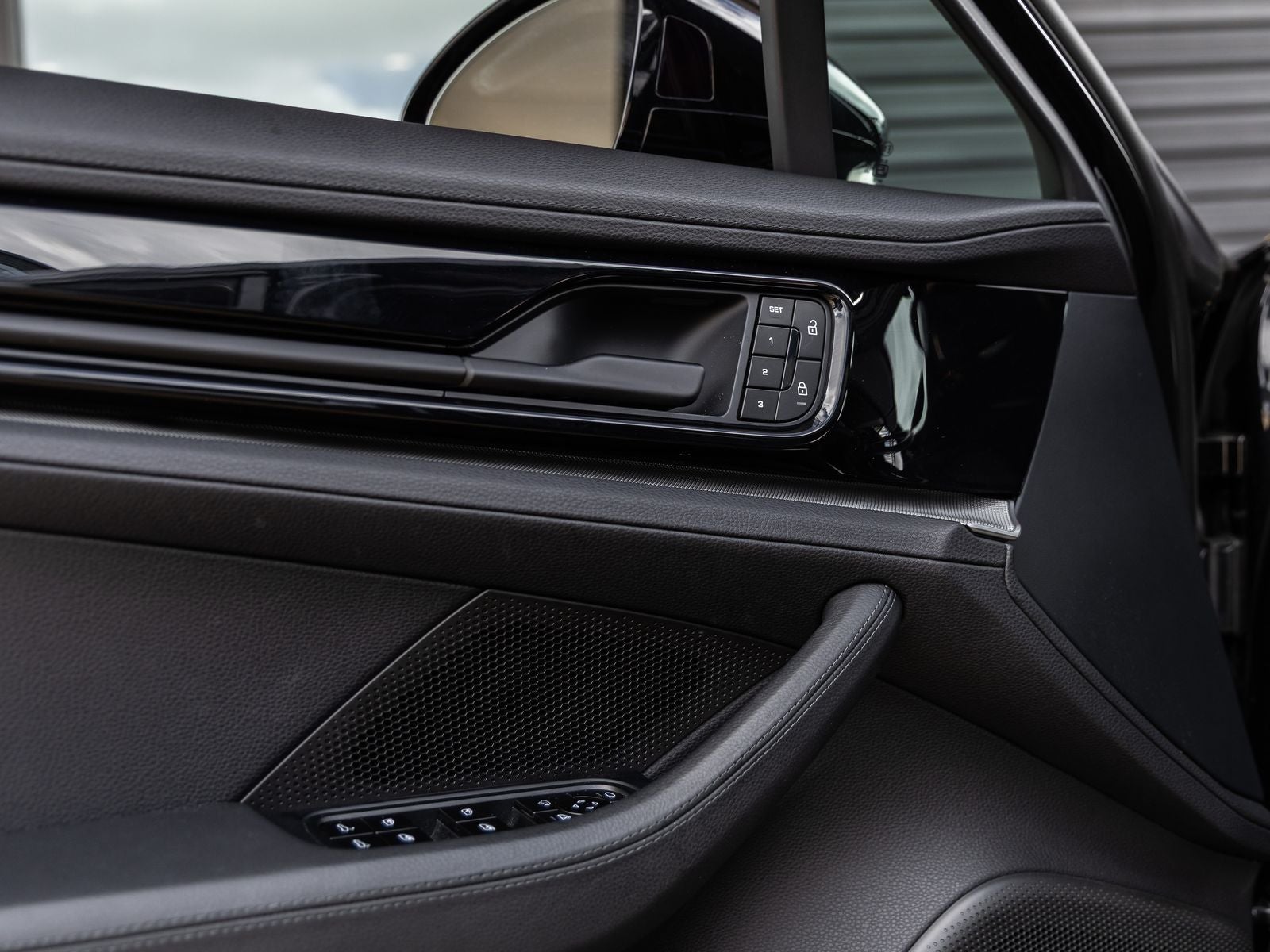 2025 Porsche Panamera Base