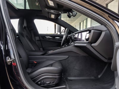 2025 Porsche Panamera Base