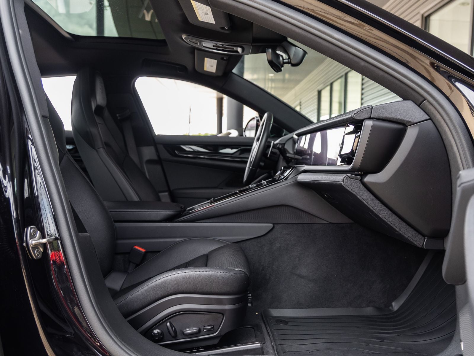 2025 Porsche Panamera Base