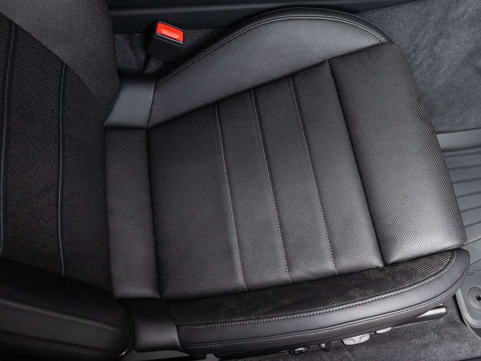 2025 Porsche Panamera Base