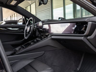 2025 Porsche Panamera Base