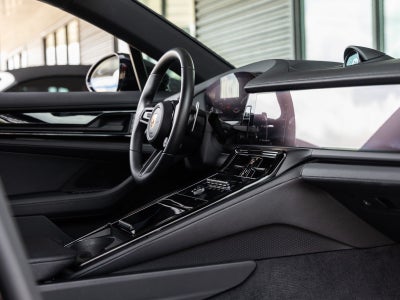 2025 Porsche Panamera Base
