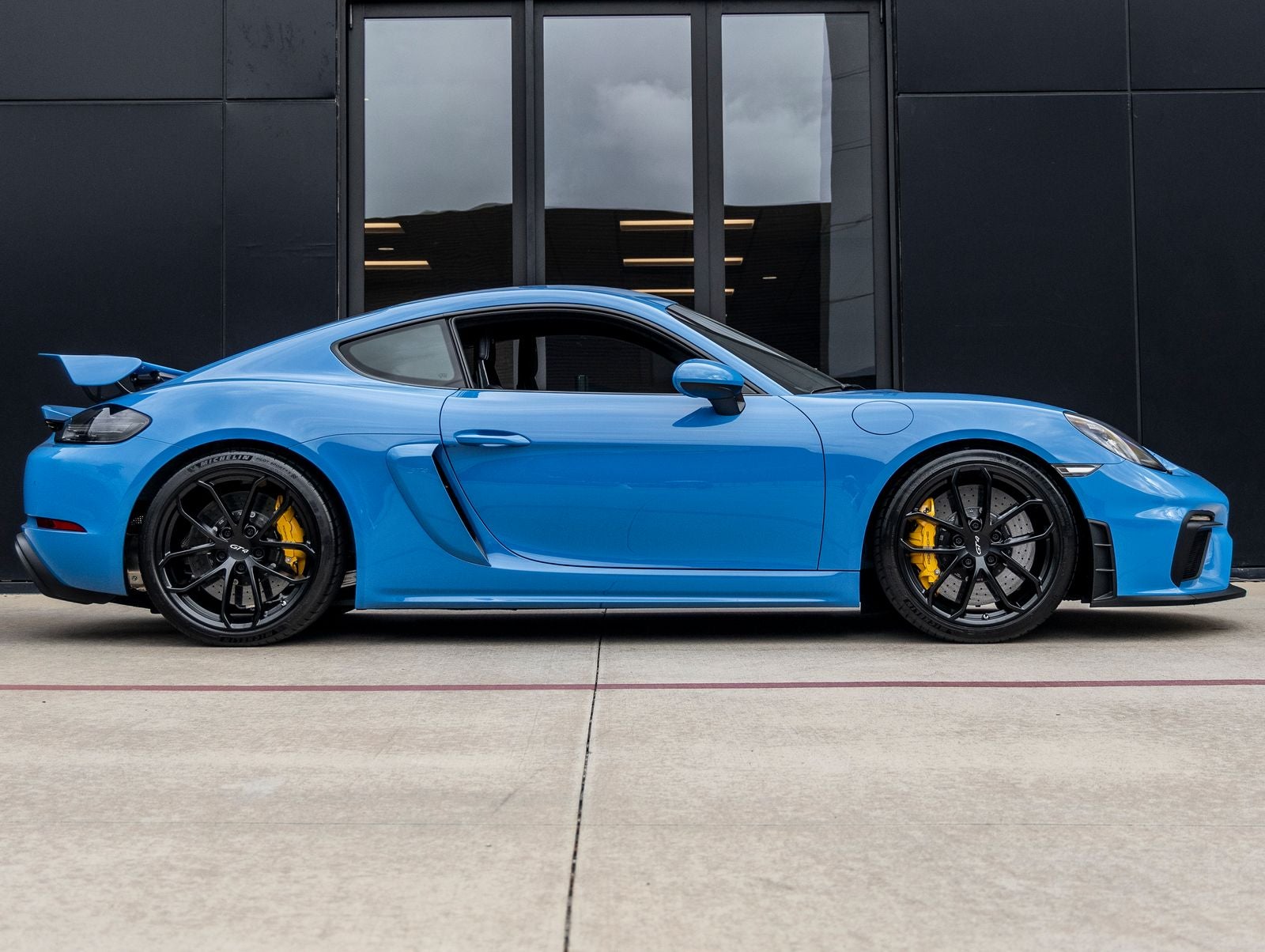 2023 Porsche 718 Cayman GT4