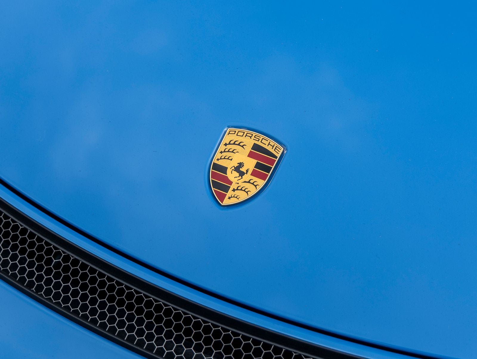 2023 Porsche 718 Cayman GT4