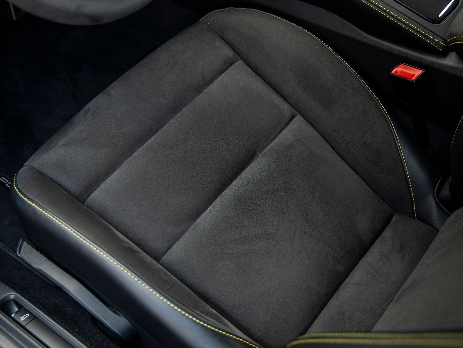 2021 Porsche 718 Cayman GT4