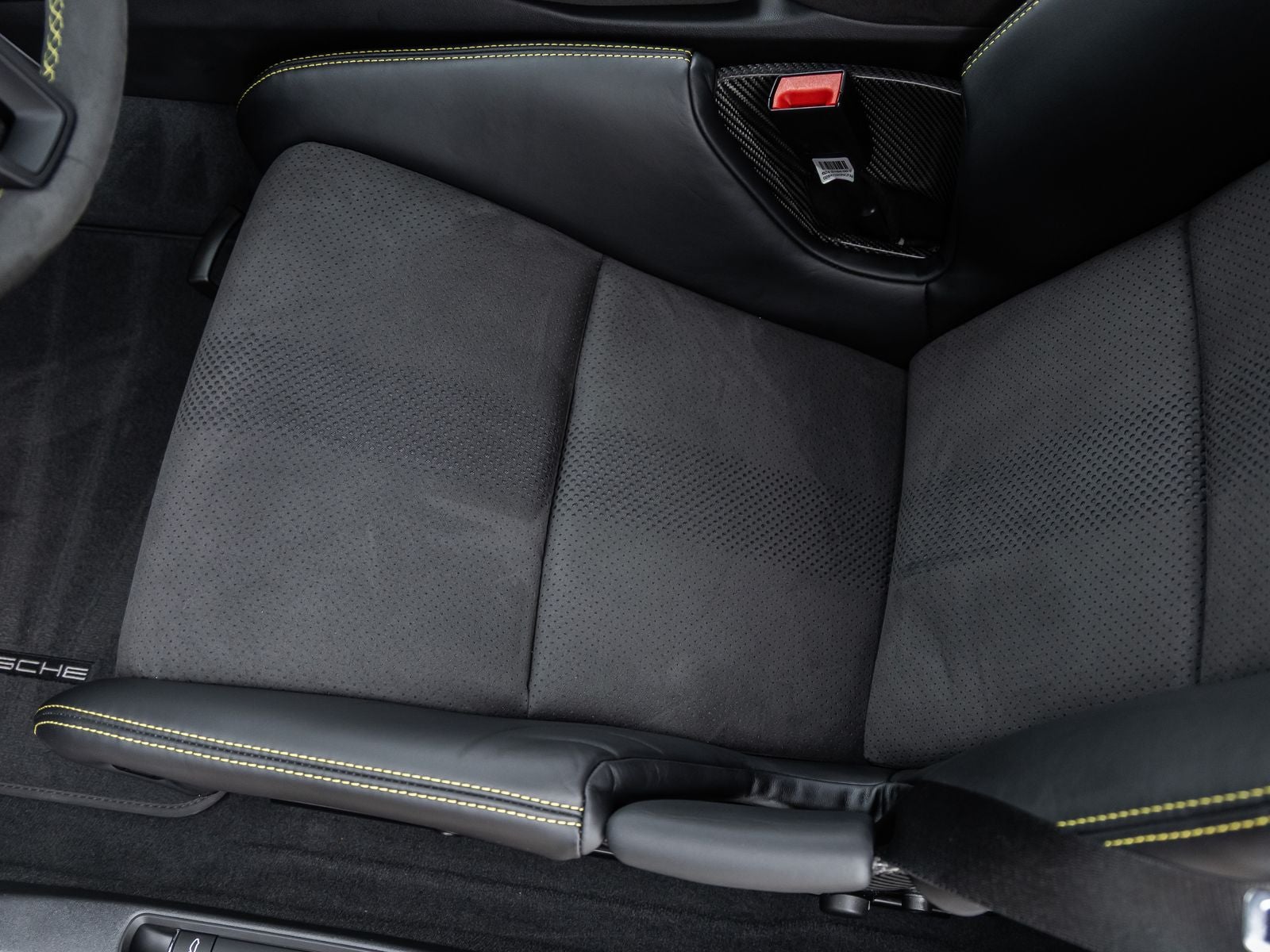 2025 Porsche 718 Cayman GT4 RS