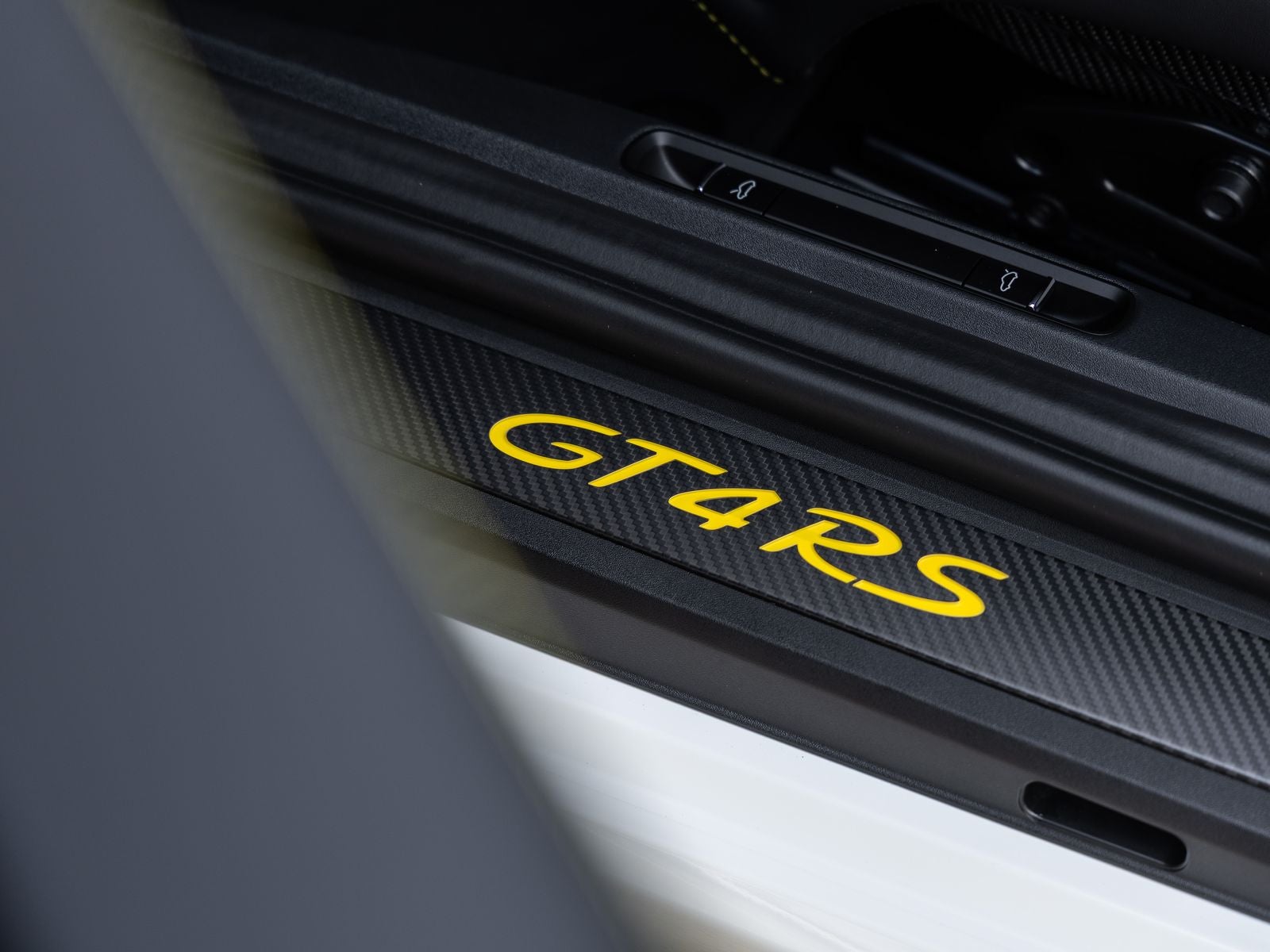 2025 Porsche 718 Cayman GT4 RS