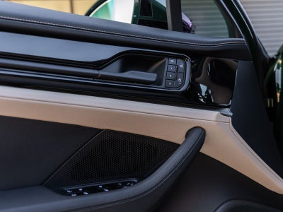 2025 Porsche Panamera Panamera 4 E-Hybrid