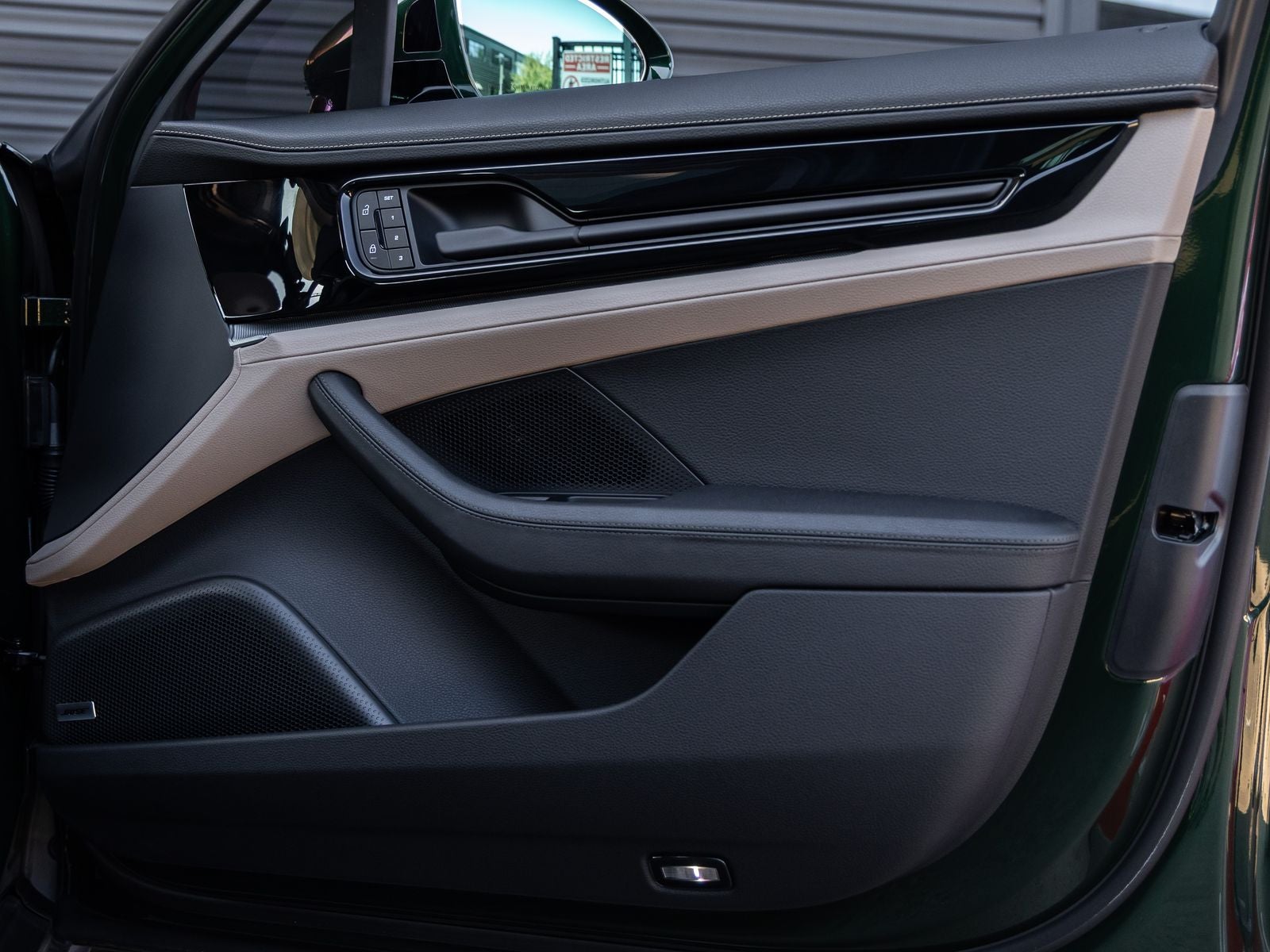 2025 Porsche Panamera Panamera 4 E-Hybrid