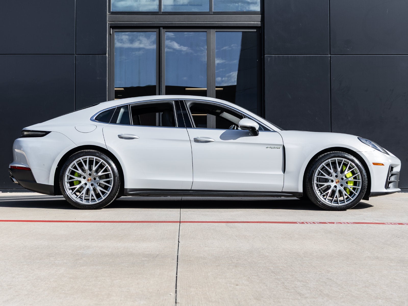 2025 Porsche Panamera Panamera 4 E-Hybrid