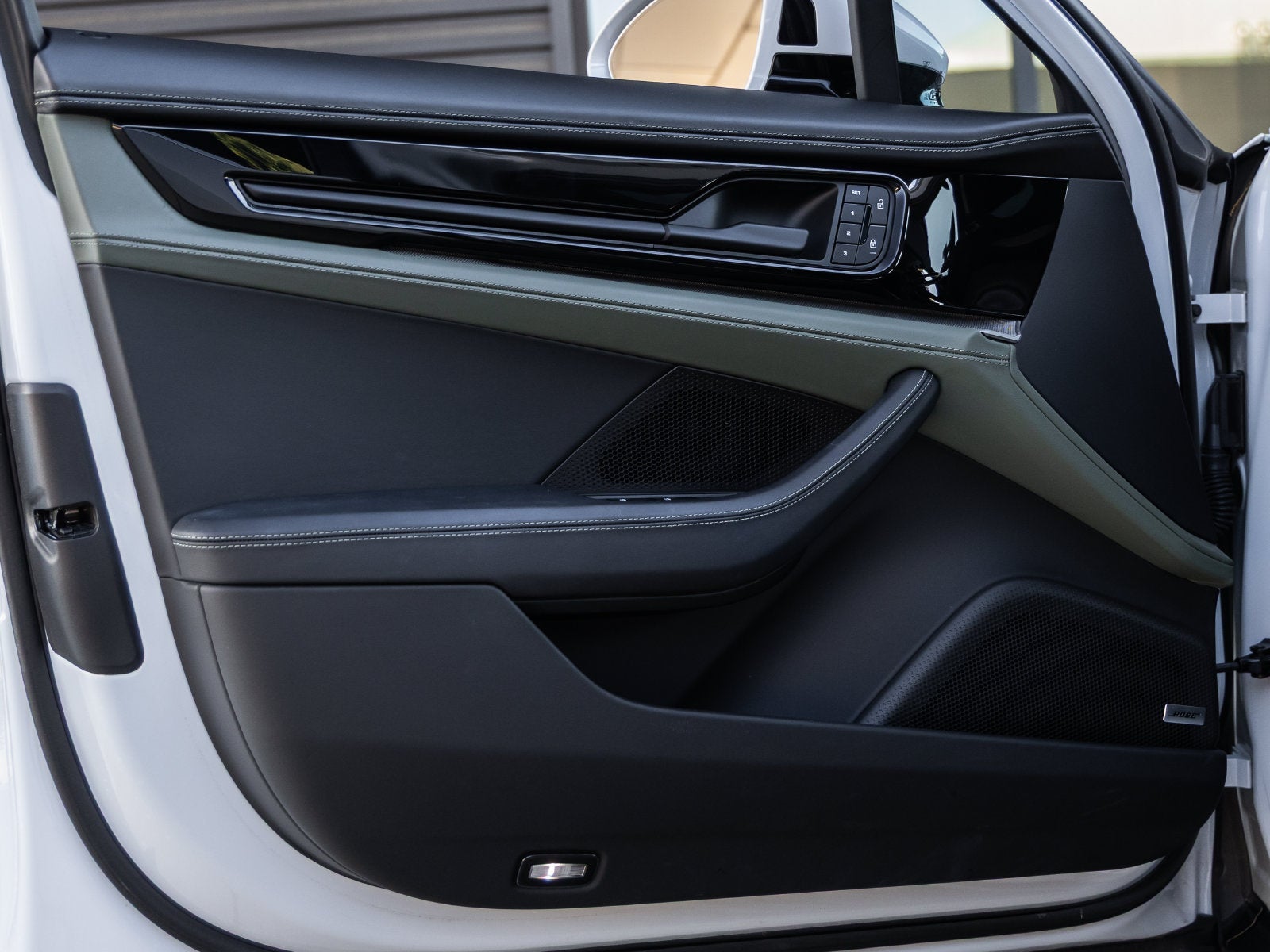 2025 Porsche Panamera Panamera 4 E-Hybrid