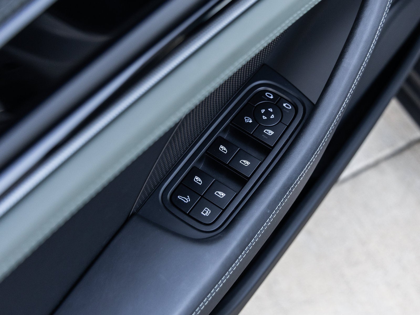 2025 Porsche Panamera Panamera 4 E-Hybrid