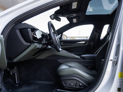 2025 Porsche Panamera Panamera 4 E-Hybrid