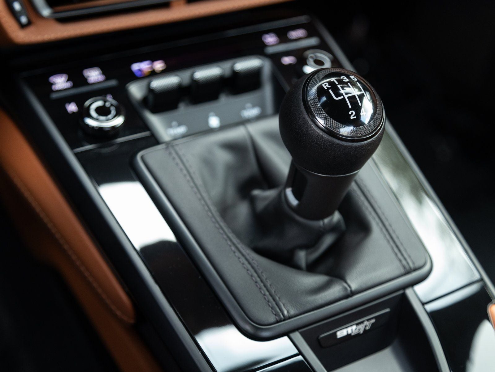 2024 Porsche 911 S/T