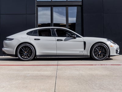 2022 Porsche Panamera Panamera GTS