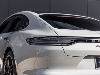 2022 Porsche Panamera Panamera GTS