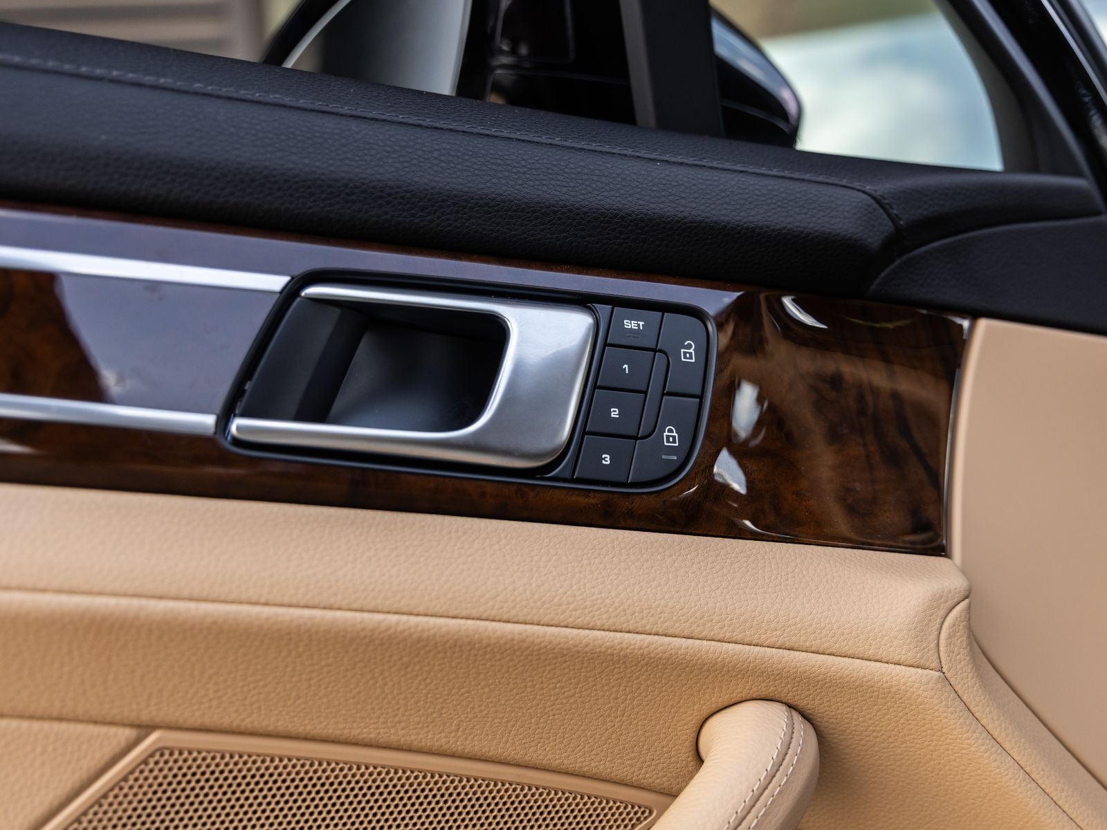 2023 Porsche Panamera Panamera 4 Platinum Edition