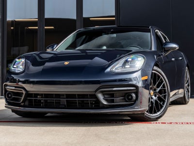 2023 Porsche Panamera 4 Platinum Edition