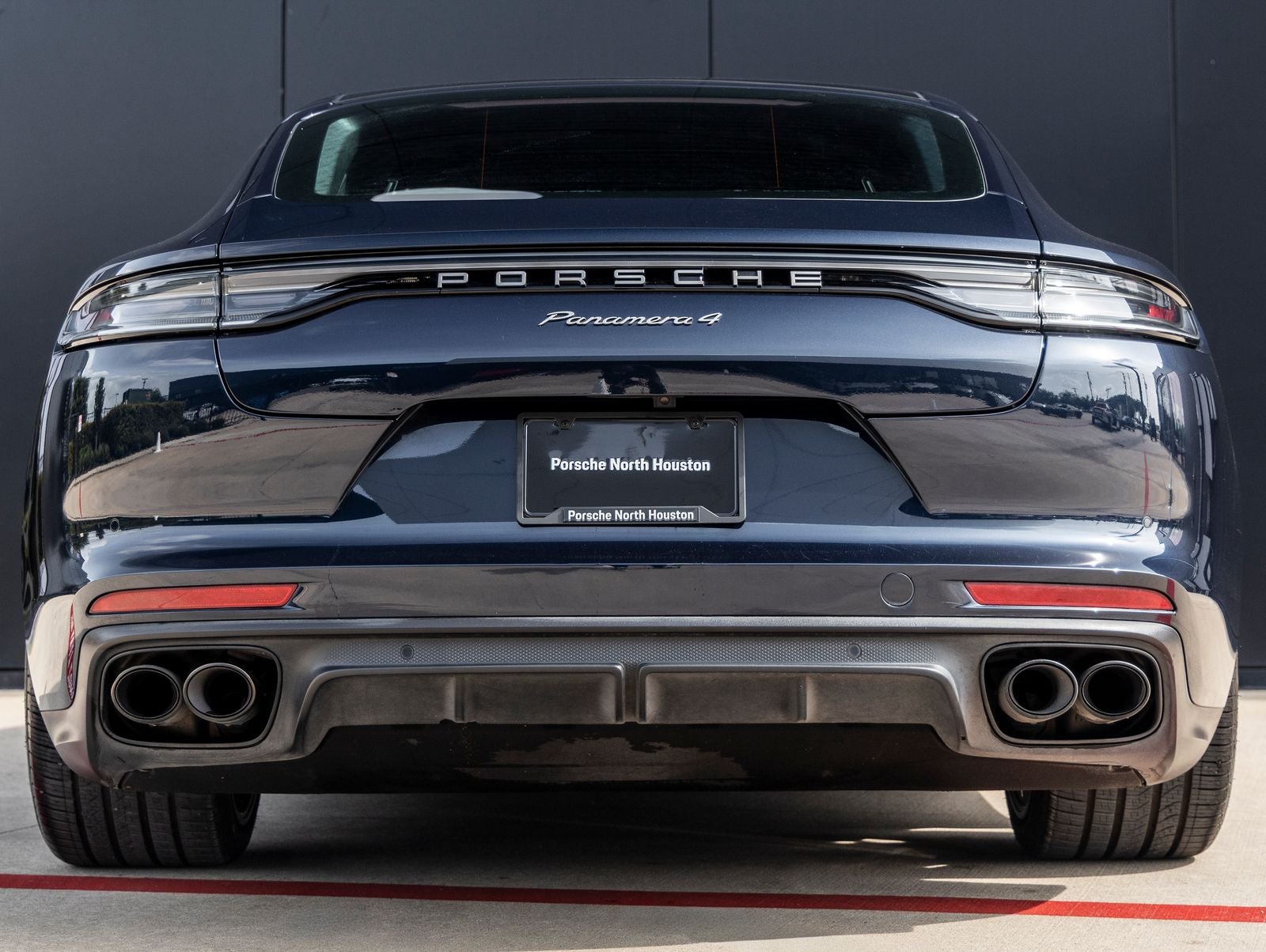 2023 Porsche Panamera 4 Platinum Edition