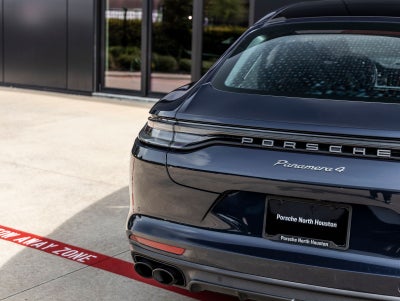 2023 Porsche Panamera 4 Platinum Edition