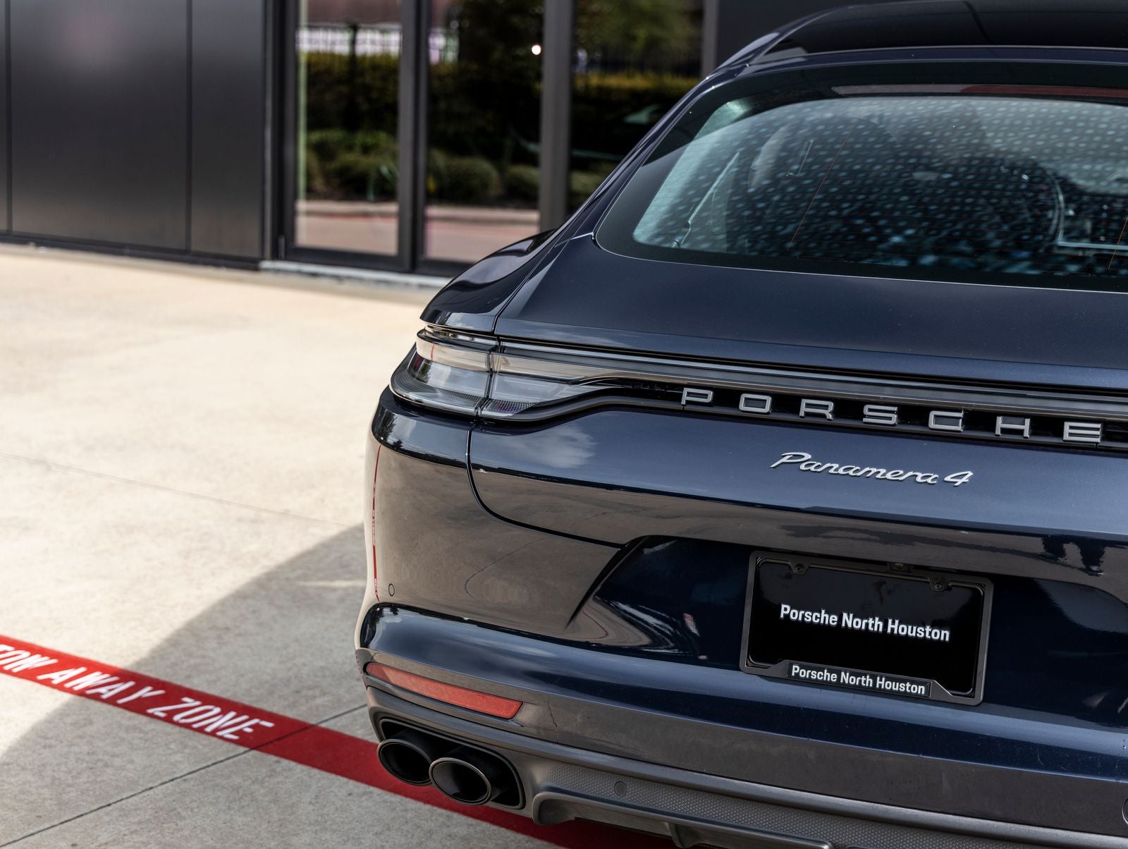 2023 Porsche Panamera 4 Platinum Edition
