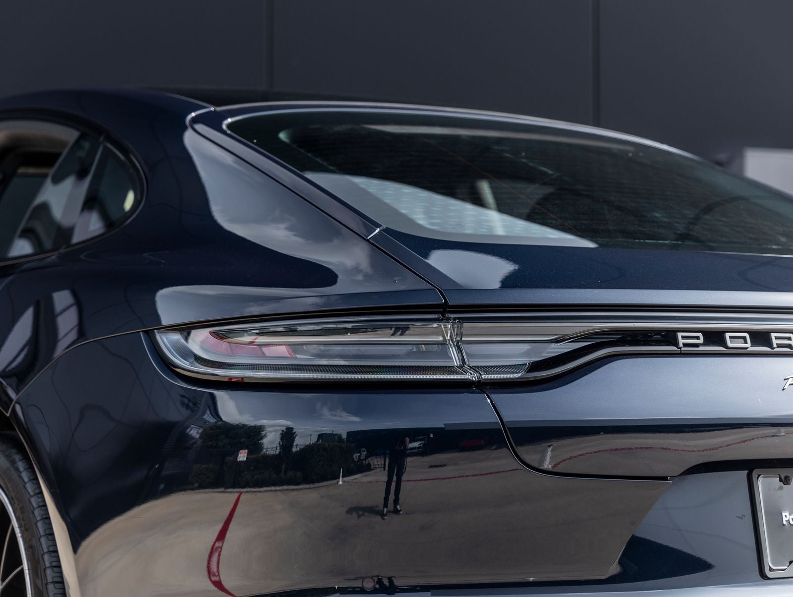 2023 Porsche Panamera 4 Platinum Edition