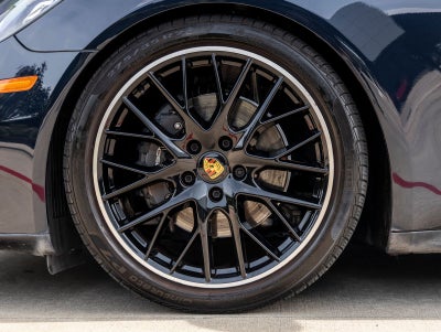 2023 Porsche Panamera 4 Platinum Edition