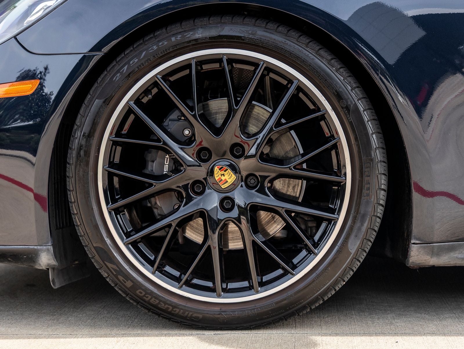 2023 Porsche Panamera 4 Platinum Edition