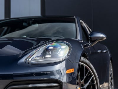 2023 Porsche Panamera 4 Platinum Edition