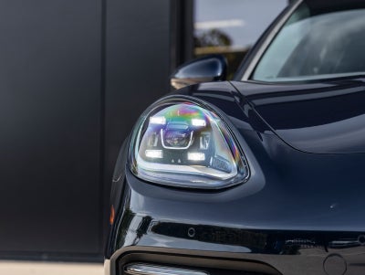 2023 Porsche Panamera 4 Platinum Edition